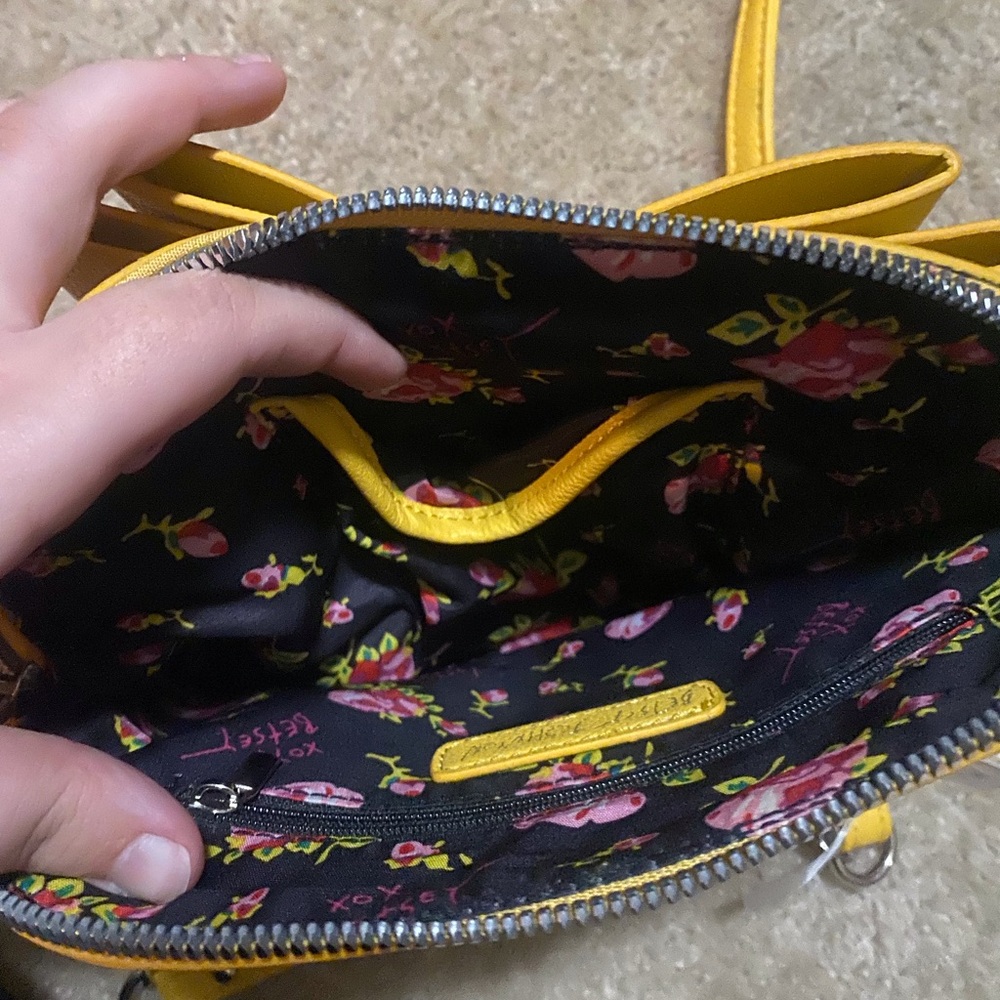 Betsey Johnson Vibrant Yellow Crossbody Bag - Picture 3 of 4